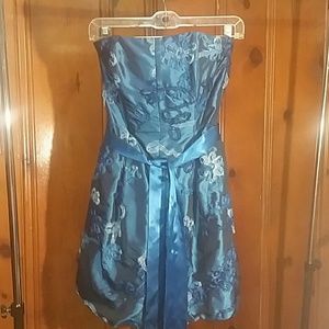 Stunning Party Dress by Cache Size 2